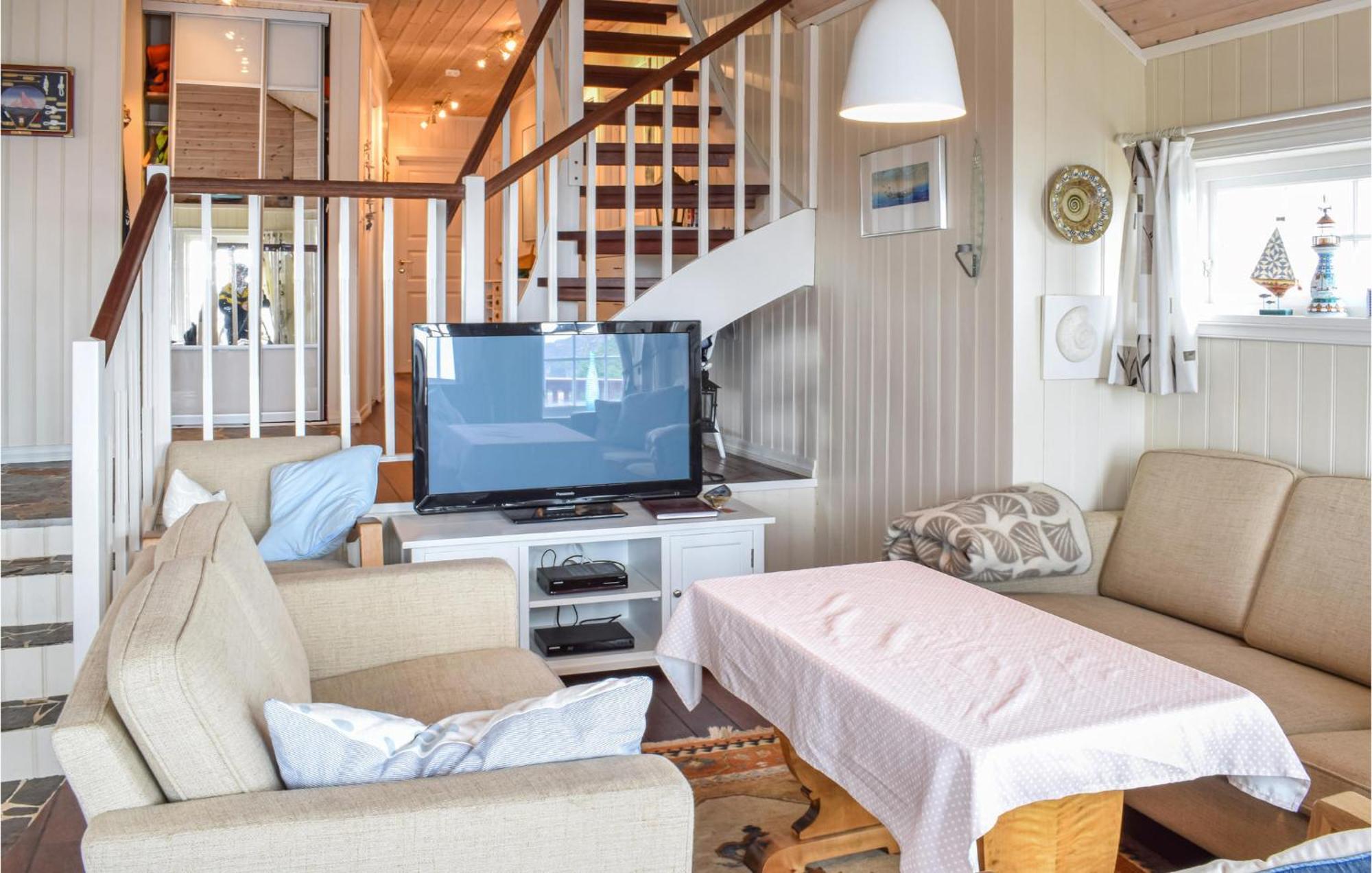 Gorgeous Home In Bekkjarvik With Wifi Zewnętrze zdjęcie